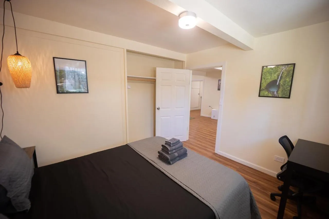 The Hilo Cottage